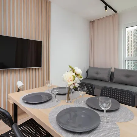 Daire Modern With Balcony Near Arena By Renters Gdansk