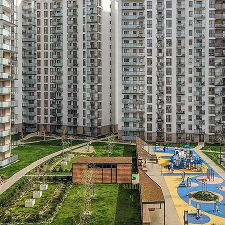 Modern With Balcony Near Arena By Renters