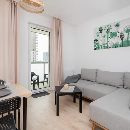 Modern With Balcony Near Arena By Renters Apartamento Gdansk